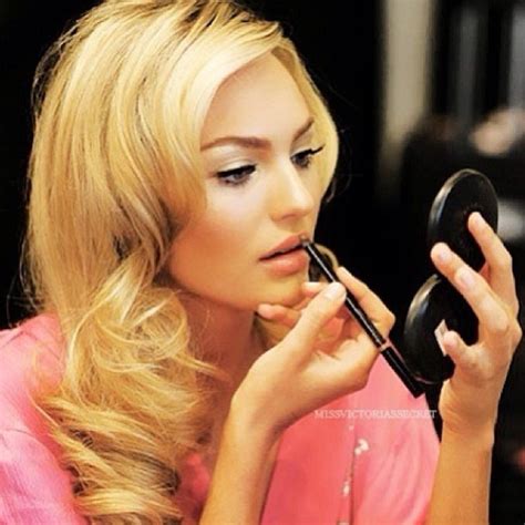 Candice Swanepoel Brunette Makeup Wedding Makeup For Brunettes Hair