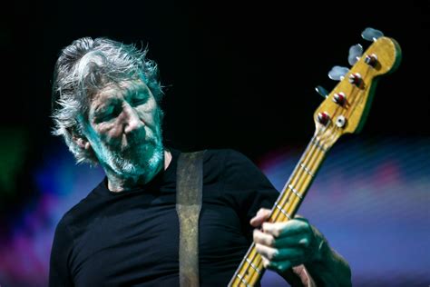 Us and them movie reviews & metacritic score: Roger Waters' 'Us + Them' Concert Film to Screen in ...