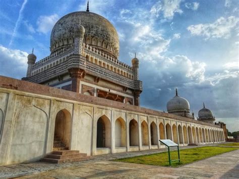 Hyderabad The Idgah Baoli In Qutb Shahi Tombs Is An Architectural Gem
