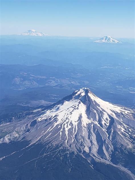 Mounts Rainier Hood And Adams In The Same Shot Pacific Northwest