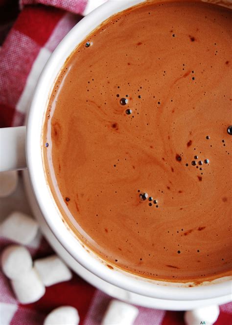 Only Three Simple Ingredients And Your Blender Are All You Need To Make This Homemade Hot Cocoa
