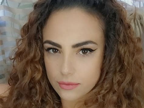 Curlypretty On Xcams For A Hot Live Sex Cam Show