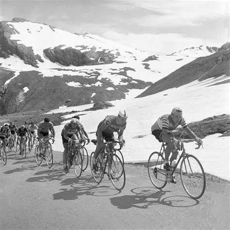 Un rochelais en région parisienne. Anquetil et Poulidor - Photo et Tableau - Editions ...