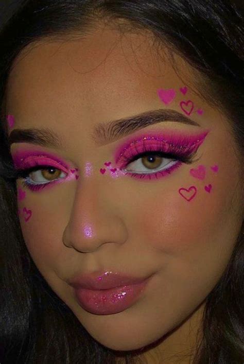 20 valentine s day makeup ideas 2023 bright pink love hearts