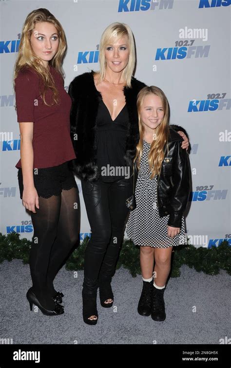 Jennie Garth At Center And Her Daughters Luca Bella Facinelli At