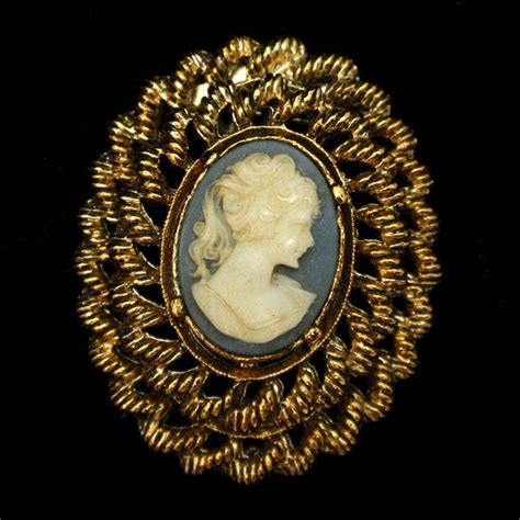 Cameo Brooch Pin Oval By Gerrys Cameo Brooch Brooch Brooch Pin