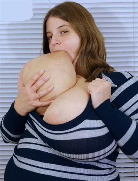 sarah loves sucking her own nipples 26 pics xhamster