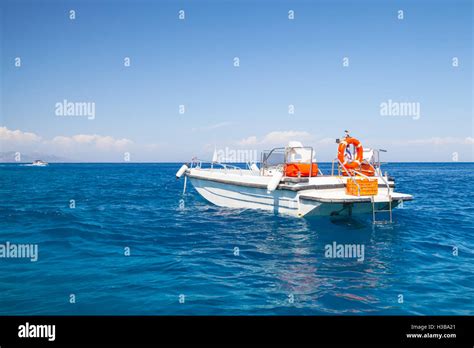 Floating Pleasure Craft Hi Res Stock Photography And Images Alamy