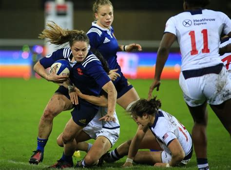 The same laws are used in men's rugby union with the same sized pitch and same equipment. France - USA féminines : Les réactions