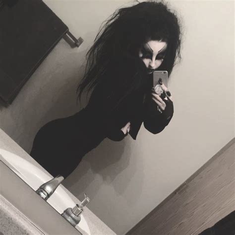 Pin By Zimmy Doll On Gorgeous Goths Mirror Selfie Scenes Gorgeous