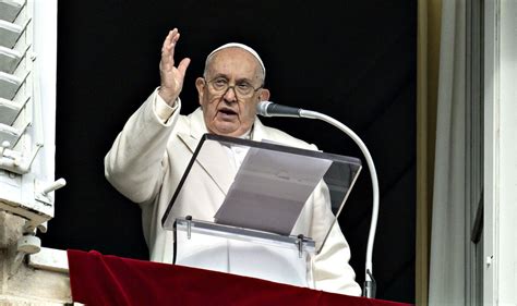 Pope Francis Approves Blessings For Same Sex Couples If They Don T Resemble Marriage World