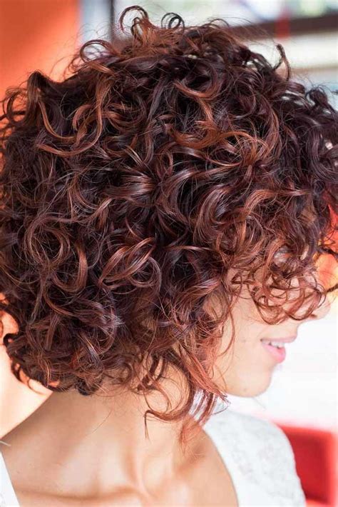 These monochromatic tresses look dazzling with everything from turtlenecks and cropped blazers. 21 Ideas of Classy Hair Waves for Everyday | Short curly ...