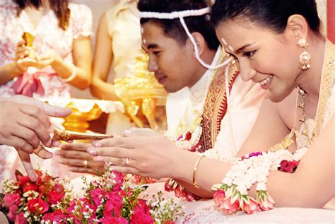 @ koh samui thailand wedding photographer, thailand destinational photography at koh samui, phuket, krabi, hua hin, bangkok, koh chang. Everything In Thailand "Esarn Food": Thailand engagement and wedding customs