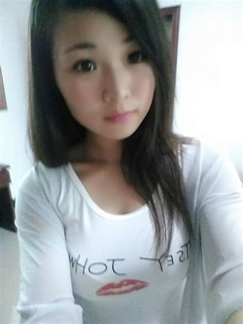 cute chinese girl selfie