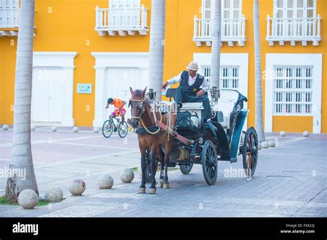 A Horse Drawn Carriage In Cartagena Colombia Stock Photo Alamy