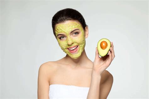 Overly Ripe Avocados Try This Homemade Diy Avocado Face Mask The Beauty Block Avocado Face