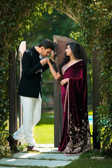 Ecstatic Resort Wedding Of A Classy Couple In Designer Ensembles In 2020 Wedding Couple Poses