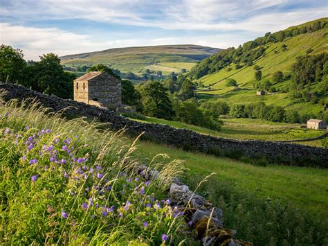 Evening In Thwaitedale England Countryside Countryside Landscape