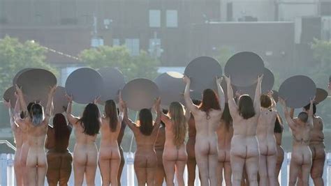 Mujeres Se Desnudaron Para Protestar Contra Donald Trump