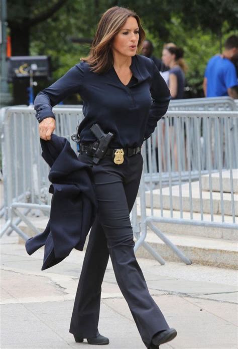 Pin By Jennifer Warner On Mariska Hargitay Statement Outfits Detective Outfit Work Outfit