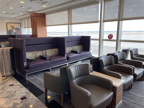 Review Delta Sky Club Detroit Dtw A18 Live And Lets Fly