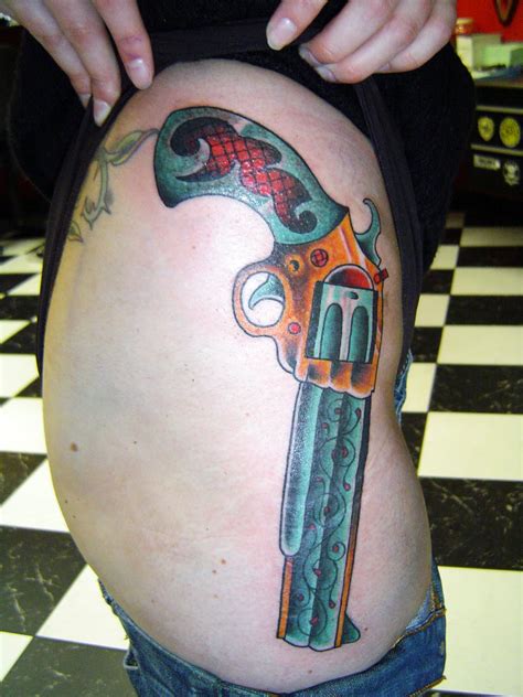 Tattoo For Girls Designs Photos Gun Hip Tattoos
