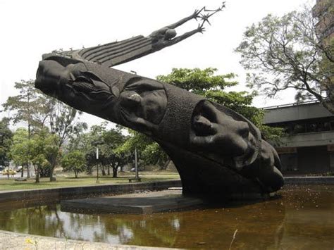 Monumento A La Vida Escultura Del Maestro Rodrigo Arenas Betancur