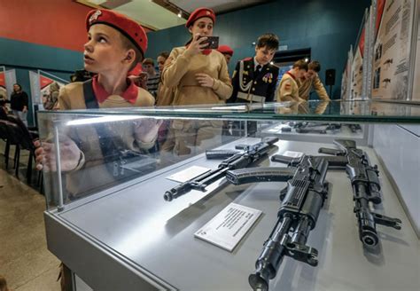 Pupils Assemble Ak 47s As Russia Marks Kalashnikov At 100