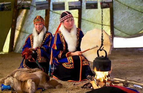 Nenet Girls Yamal Peninsular Northwest Siberia Northern Asia The Nenets Are An Indigenous
