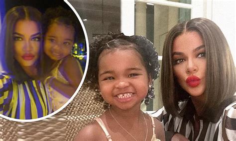 Khloe Kardashian poses with daughter True, 2, in cute photo | Daily Mail Online