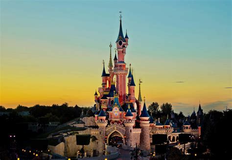 [100 ] Disneyland Paris Wallpapers