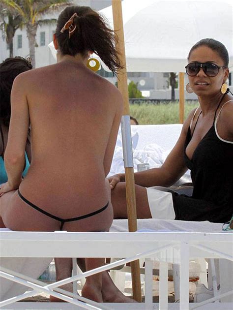 Sanaa Lathan Showing Her Tits And Ass In Thong On Beach Paparazzi Pictures Porn Pictures Xxx