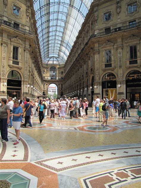 RIBazz Art Blog: Galleria Vittorio Emanuele II - In the heart of Milano