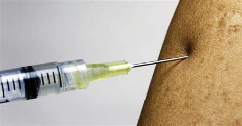 While the site dries pull the plunger back on your syringe to your desired measurement. How to Give B12 IM Injections | LIVESTRONG.COM