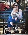Anne Hathaway gaga de son irrésistible bébé Jonathan ! - Purepeople
