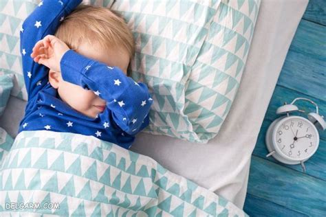 علت اصلی علت عرق کردن سر و گردن کودکان در خواب چیست