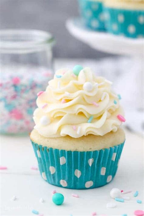 Easy Moist Vanilla Cupcakes With Vanilla Buttercream Frosting