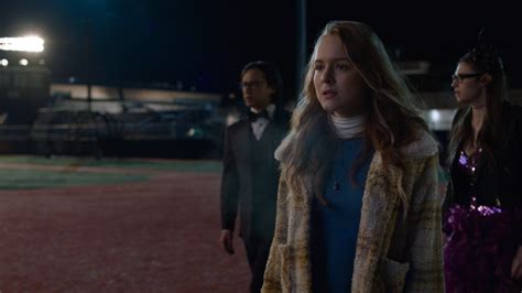 Supergirl Flashback To Midvale In Prom Night