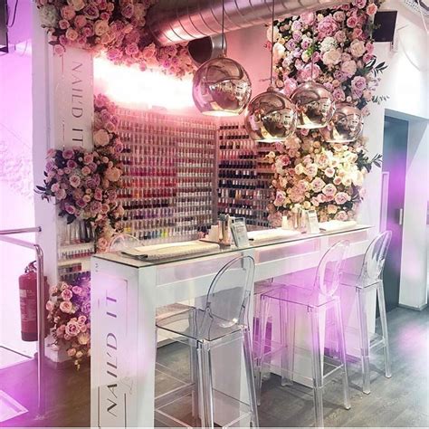 What Saturdays are about 💅🏼🙌🏼💕 @wenaildit 😙#pamperyourself ...