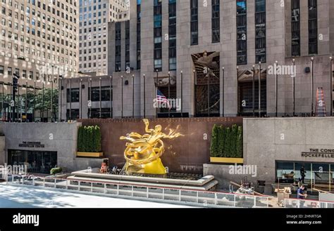 Manhattan Rockefeller Center Golden Prometheus Statue Art Stock Photo