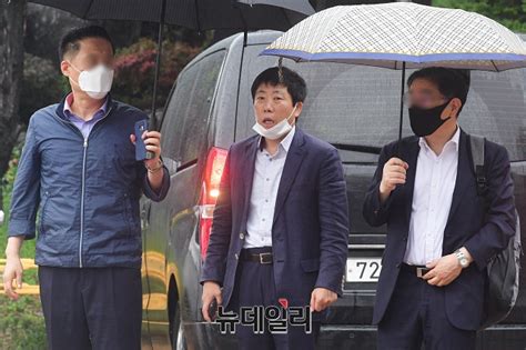 대표 동물상 연예인 사진 데이터로 학습한 인공지능이 나의 얼굴로 동물상과 특징을 찾아드립니다. 포토 피의자 신분으로 경찰 출석하는 박상학 자유북한운동연합 ...