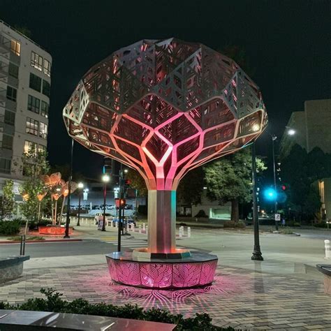 Nine Oakland Public Art Displays You Can Explore While Social