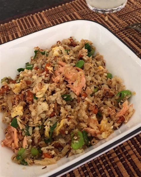 Aug 03, 2018 · cauliflower retains a lot of moisture so it would make the bread too wet if you don't dry it out first. Cauliflower "Fried Rice": Directions, calories, nutrition ...