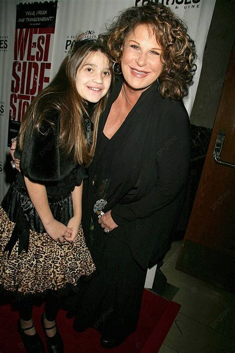Lainie Kazan And Granddaughter Bella Imagecollect Star Talent Fame
