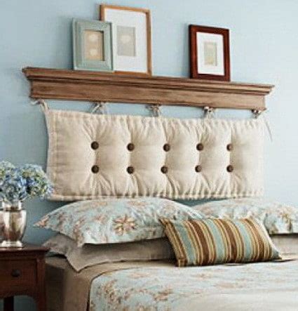 Diy pallet bed with headboard and lights pallet headboard with solid black border: 50 DIY Creative Headboard Ideas To Do Yourself | RemoveandReplace.com