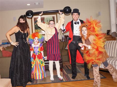 Circus Costume for the Family | Deguisement cirque, Cirque, Clown cirque