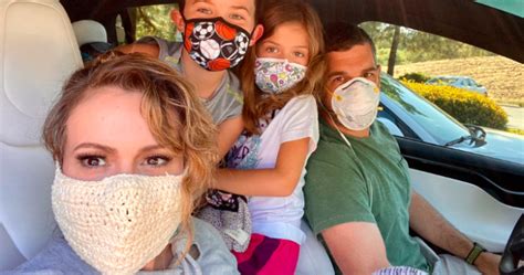 Alyssa Milano Defends Wearing Crochet Face Mask Which Masks Are The Safest National