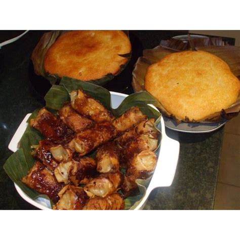 Lumpiang saging olarak da bilinir (muz lumpia için filipince ), ince dilimlenmiş muzlardan (tercihen. Filipino food (Turon & Bibingka) | Food, Philippine cuisine, Food cravings