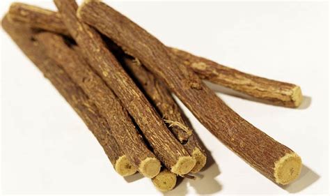 The organic licorice powder is made by organically drying and processing the organic licorice roots. health benefits of mulethi | मुलेठी के इन फायदों से अनजान ...