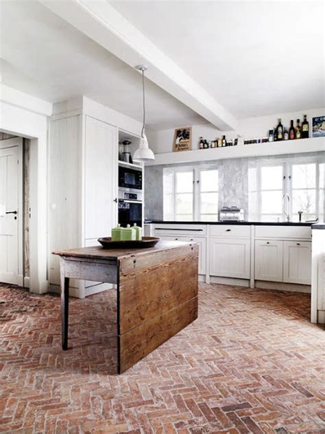 When it comes to kitchens, you should never overlook the floor. Luabelle: Hey there, Herringbone!